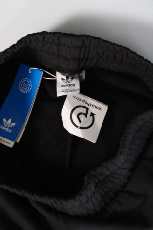 Дамско спортно долнище Adidas Originals, Размер M, Цвят Черен, Цена 55,80 лв.