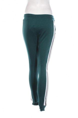 Γυναικείο αθλητικό παντελόνι Urban Classics, Μέγεθος XS, Χρώμα Πράσινο, Τιμή 19,85 €