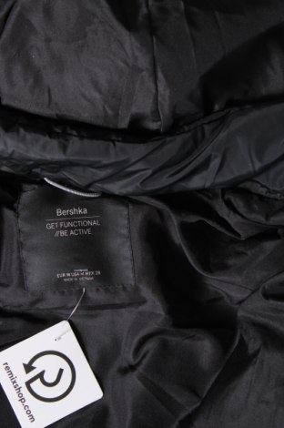 Dámská bunda  Bershka, Velikost M, Barva Černá, Cena  555,00 Kč