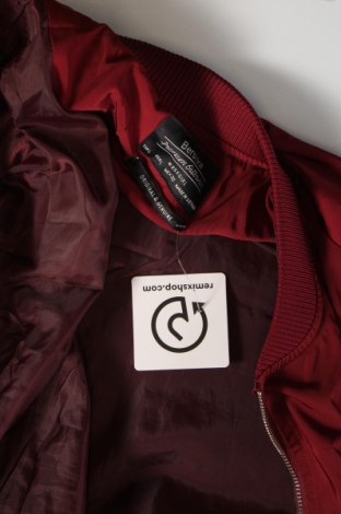 Γυναικείο μπουφάν Bershka, Μέγεθος S, Χρώμα Κόκκινο, Τιμή 16,33 €