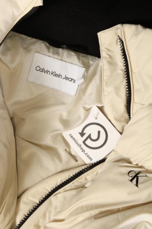 Дамско яке Calvin Klein Jeans, Размер M, Цвят Бежов, Цена 251,30 лв.