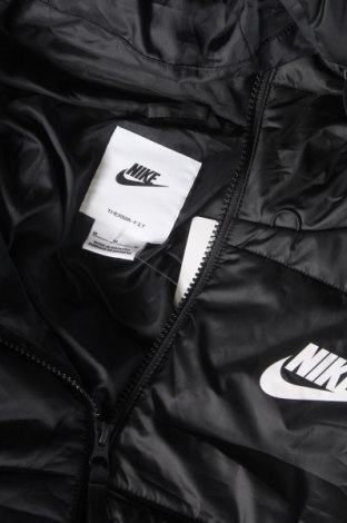 Γυναικείο μπουφάν Nike, Μέγεθος M, Χρώμα Μαύρο, Τιμή 90,44 €