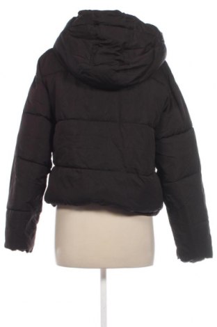 Γυναικείο μπουφάν Pull&Bear, Μέγεθος M, Χρώμα Μαύρο, Τιμή 35,00 €