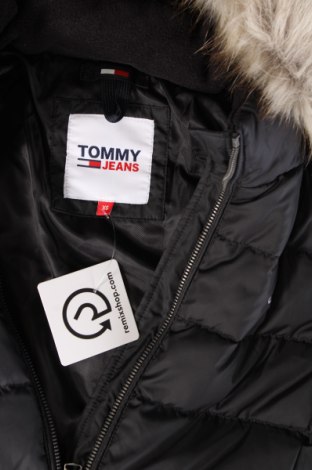 Дамско яке Tommy Jeans, Размер XS, Цвят Черен, Цена 233,35 лв.