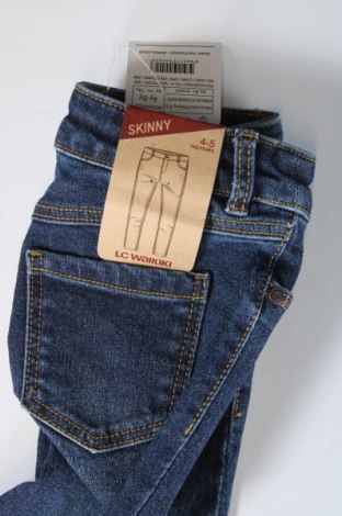 Dziecięce jeansy LC Waikiki, Rozmiar 3-4y/ 104-110 cm, Kolor Niebieski, Cena 78,49 zł