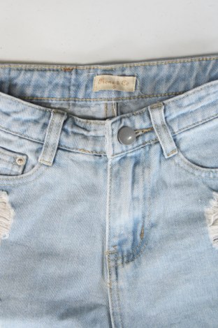 Παιδικό κοντό παντελόνι, Μέγεθος 7-8y/ 128-134 εκ., Χρώμα Μπλέ, Τιμή 4,30 €
