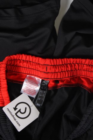 Dětské krátké kalhoty  Adidas, Velikost 15-18y/ 170-176 cm, Barva Černá, Cena  371,00 Kč