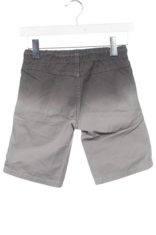 Kinder Shorts C&A, Größe 6-7y/ 122-128 cm, Farbe Grau, Preis 4,30 €
