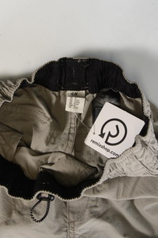 Detské krátke nohavice  H&M, Veľkosť 10-11y/ 146-152 cm, Farba Sivá, Cena  5,92 €