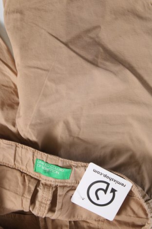 Pantaloni scurți pentru copii United Colors Of Benetton, Mărime 7-8y/ 128-134 cm, Culoare Bej, Preț 54,86 Lei