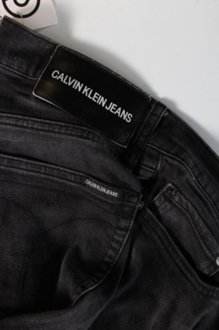 Мъжки дънки Calvin Klein, Размер L, Цвят Сив, Цена 45,10 лв.