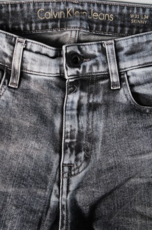 Pánske džínsy  Calvin Klein Jeans, Veľkosť M, Farba Sivá, Cena  25,57 €