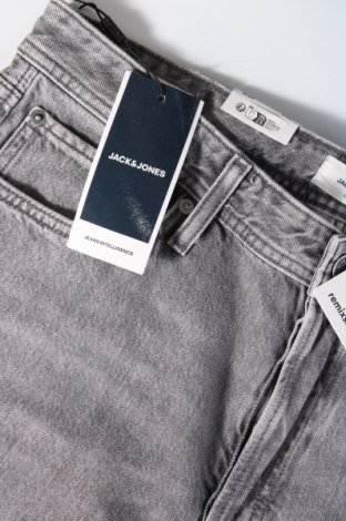 Pánske džínsy  Jack & Jones, Veľkosť L, Farba Sivá, Cena  29,64 €