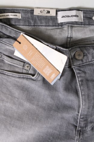 Herren Jeans Jack & Jones, Größe M, Farbe Grau, Preis 29,64 €