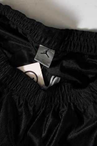 Мъжки къс панталон Air Jordan Nike, Размер XL, Цвят Черен, Цена 48,00 лв.