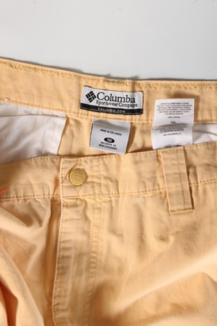 Pantaloni scurți de bărbați Columbia, Mărime XL, Culoare Galben, Preț 70,13 Lei