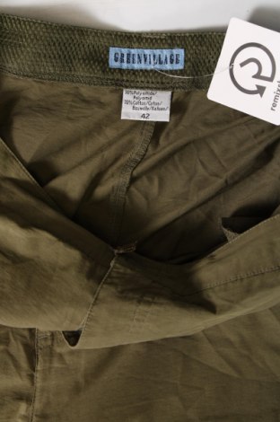 Herren Shorts Green Village, Größe M, Farbe Grün, Preis 17,19 €