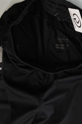 Ανδρικό κοντό παντελόνι Hummel, Μέγεθος S, Χρώμα Μαύρο, Τιμή 6,96 €