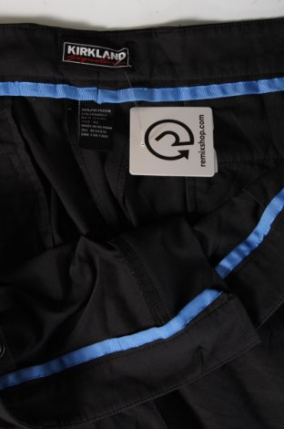 Pantaloni scurți de bărbați Kirkland, Mărime XXL, Culoare Negru, Preț 82,24 Lei