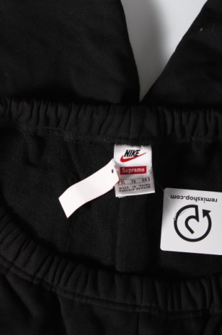 Мъжки къс панталон Nike, Размер XL, Цвят Черен, Цена 77,00 лв.