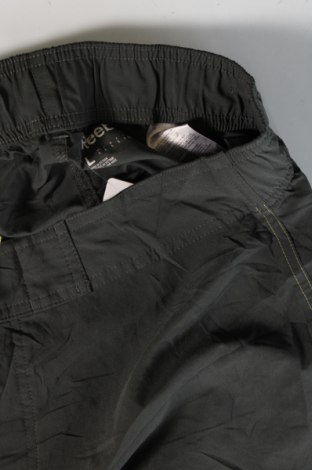 Мъжки къс панталон Reebok, Размер L, Цвят Зелен, Цена 32,30 лв.