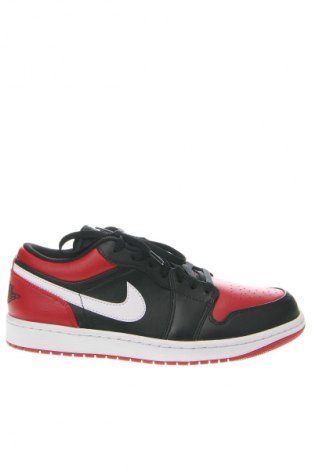 Мъжки обувки Air Jordan Nike, Размер 44, Цвят Многоцветен, Цена 234,00 лв.