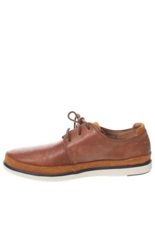 Мъжки обувки Clarks, Размер 42, Цвят Кафяв, Цена 152,60 лв.