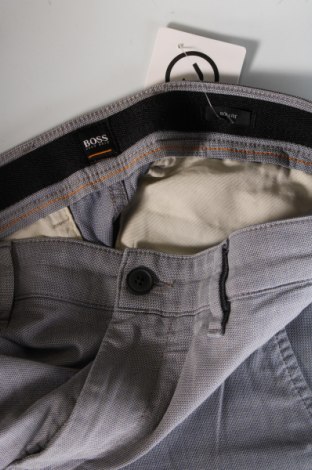 Pantaloni de bărbați Hugo Boss, Mărime L, Culoare Albastru, Preț 262,12 Lei
