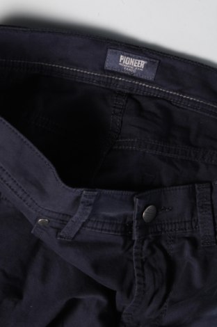 Pantaloni de bărbați Pioneer, Mărime M, Culoare Albastru, Preț 53,95 Lei
