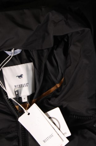 Herrenjacke Mustang, Größe XL, Farbe Schwarz, Preis 78,40 €