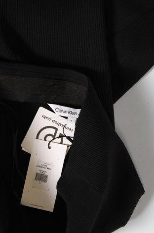 Пола Calvin Klein Jeans, Размер S, Цвят Черен, Цена 102,85 лв.