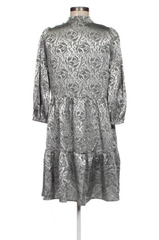 Kleid B.Young, Größe S, Farbe Silber, Preis € 13,01