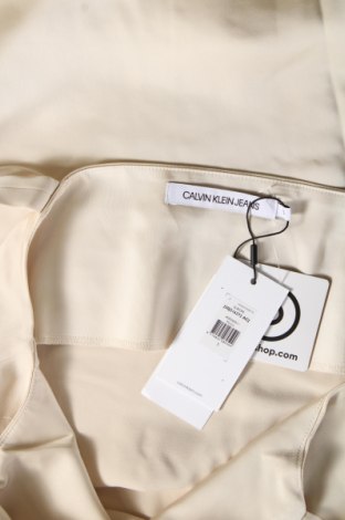 Φόρεμα Calvin Klein Jeans, Μέγεθος S, Χρώμα Εκρού, Τιμή 80,41 €