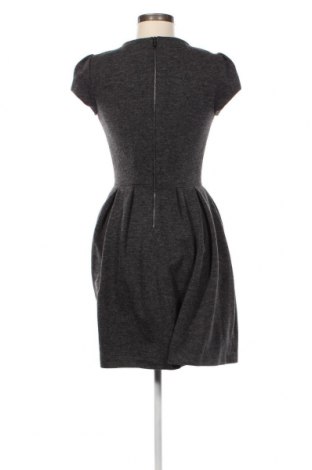 Kleid Dika, Größe M, Farbe Grau, Preis 18,37 €
