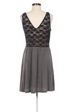 Kleid H&M Divided, Größe L, Farbe Grau, Preis € 8,90