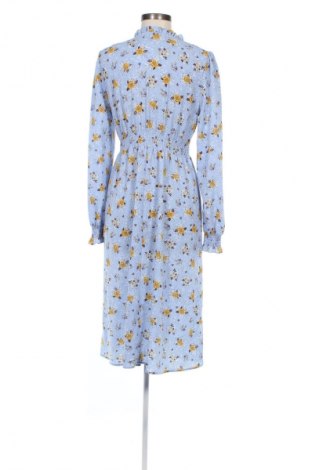 Kleid Monki, Größe M, Farbe Mehrfarbig, Preis 10,33 €