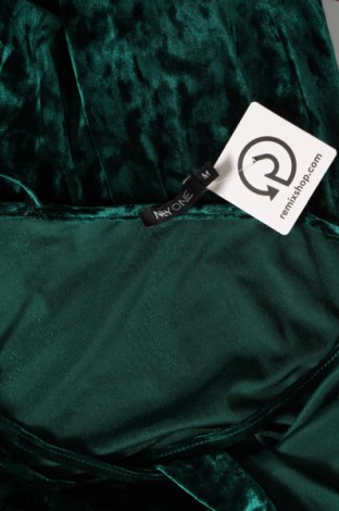 Kleid Nly One, Größe M, Farbe Grün, Preis 20,18 €