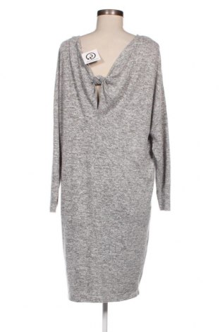 Kleid Pull&Bear, Größe M, Farbe Grau, Preis € 8,90