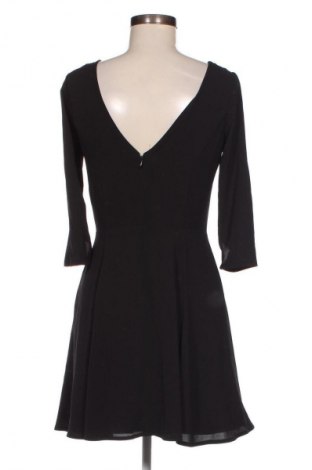 Kleid Stradivarius, Größe L, Farbe Schwarz, Preis € 6,24