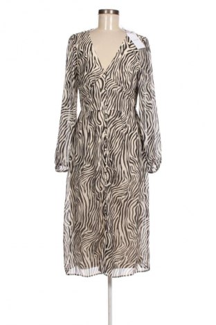Kleid VILA, Größe M, Farbe Mehrfarbig, Preis 26,79 €