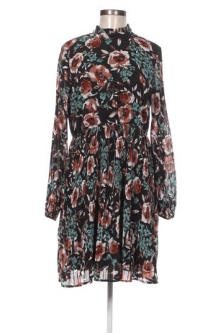 Kleid Y.A.S, Größe M, Farbe Mehrfarbig, Preis 31,38 €