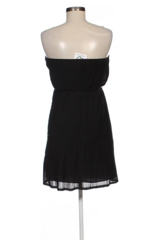 Kleid Zara Trafaluc, Größe M, Farbe Schwarz, Preis 15,96 €