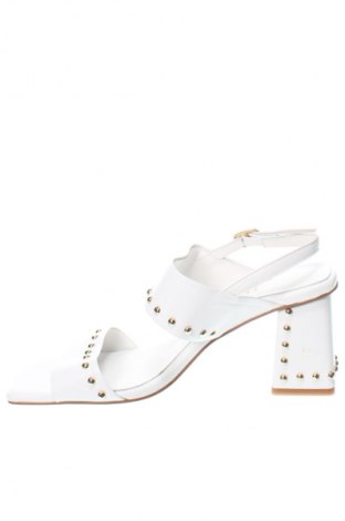 Sandalen, Größe 37, Farbe Weiß, Preis 23,97 €