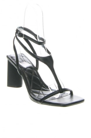 Sandalen Bershka, Größe 37, Farbe Schwarz, Preis 16,79 €