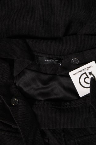 Dámské šaty s tráky Reserved, Velikost M, Barva Černá, Cena  254,00 Kč