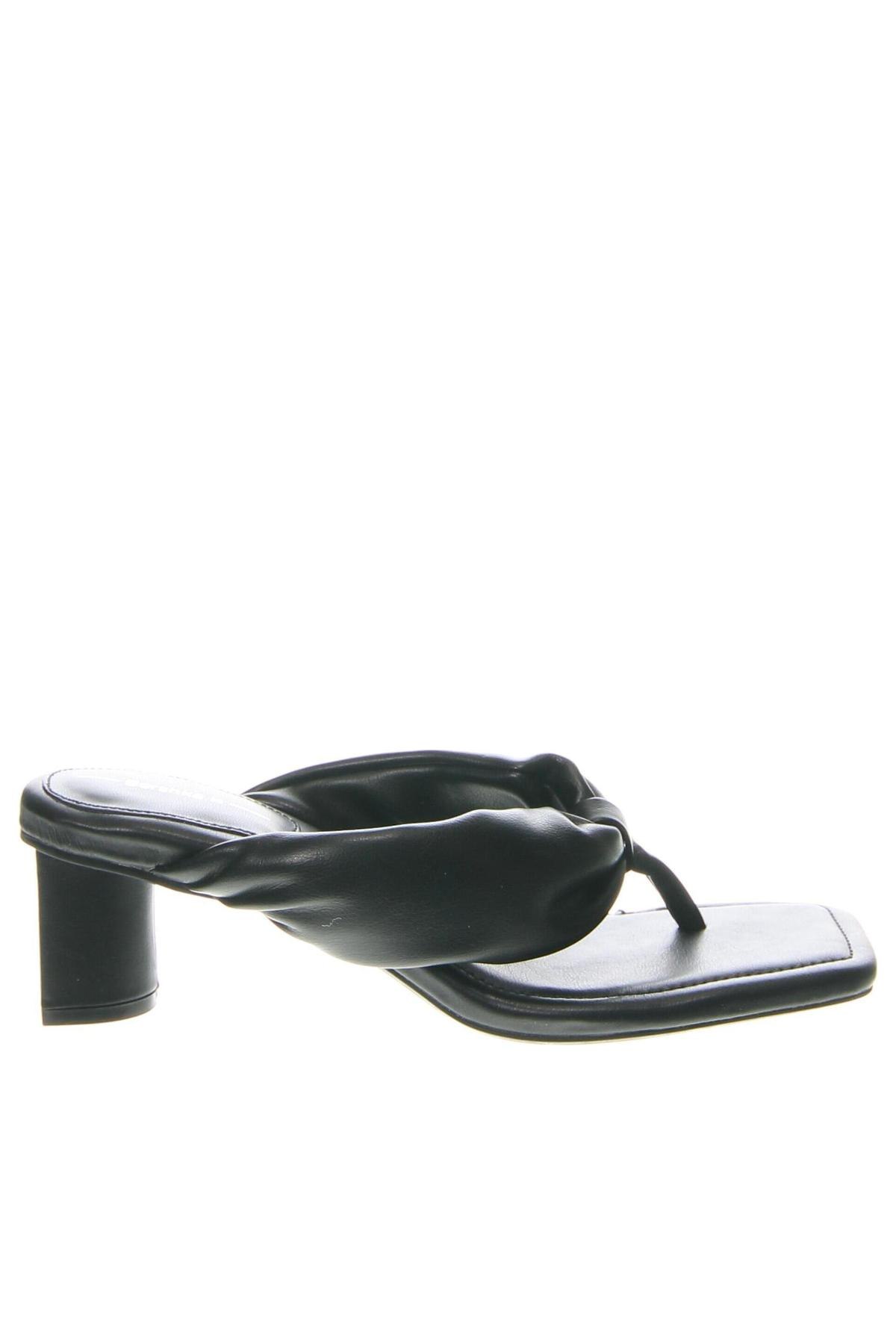 Papuci Bershka, Mărime 38, Culoare Negru, Preț 101,98 Lei