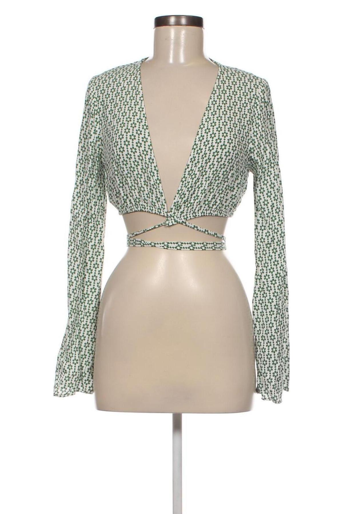 Дамска блуза Pull&Bear, Размер M, Цвят Зелен, Цена 11,40 лв.