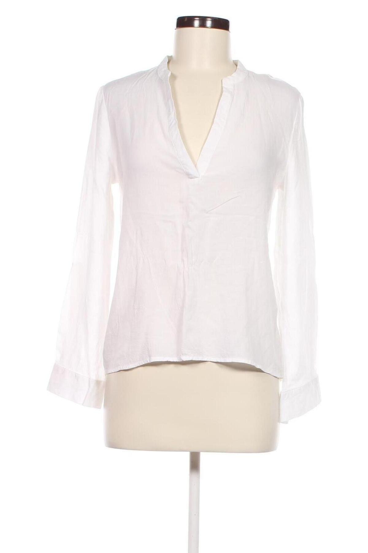 Damen Shirt Pull&Bear, Größe S, Farbe Weiß, Preis 5,70 €