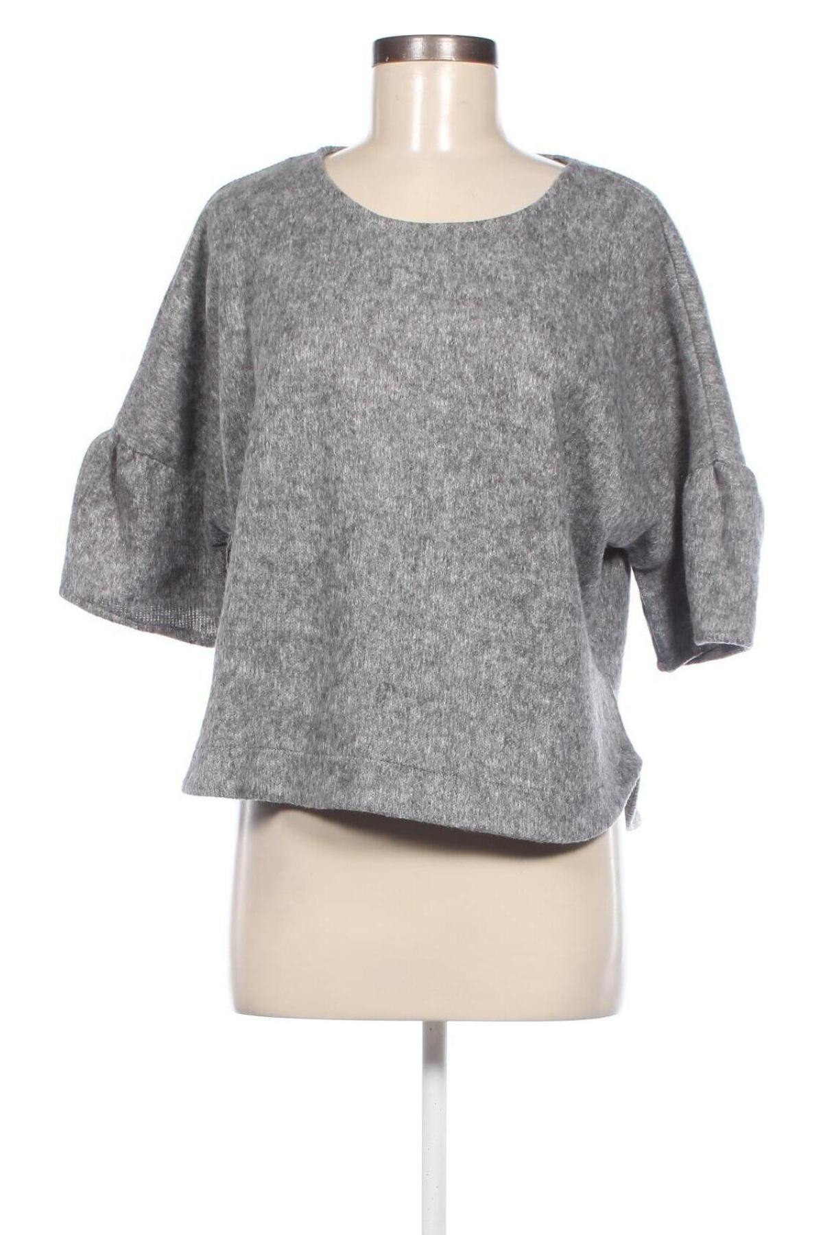 Γυναικεία μπλούζα VILA, Μέγεθος XL, Χρώμα Γκρί, Τιμή 7,42 €