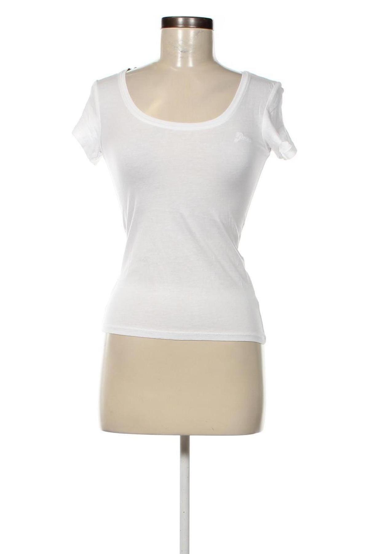 Damen T-Shirt Guess, Größe XS, Farbe Weiß, Preis 27,83 €